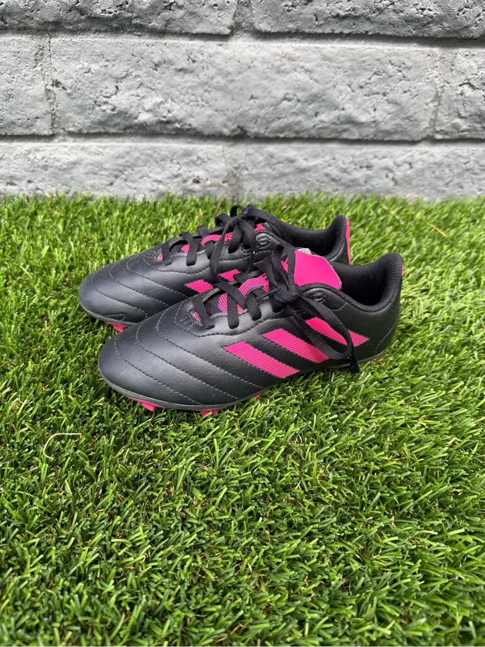 adidas Kids Black and Pink Soccer Cleats - NWOT